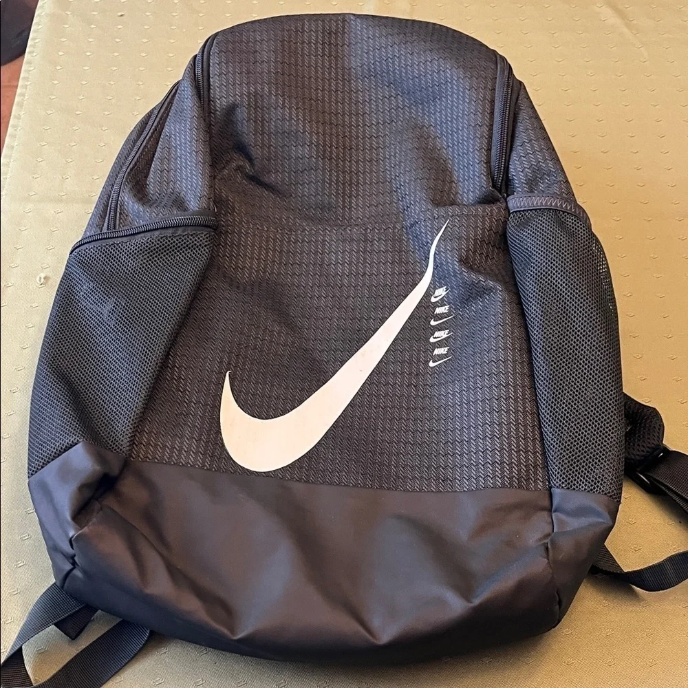 Nike dark green and White Men's Backpack BRAND NEW